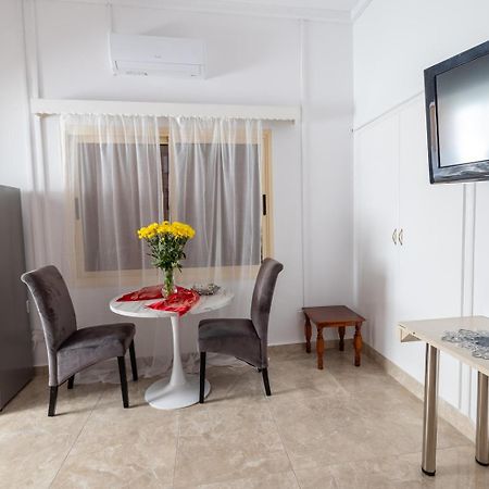 Studio In The Heart Of The City Paphos Extérieur photo